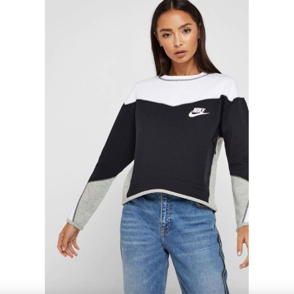 Loose Fit Sportswear Tech Fleece Crew Sweatshirt - Picture 1 of 4